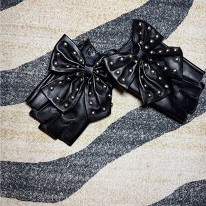 Chic Black Bow Studded Gloves